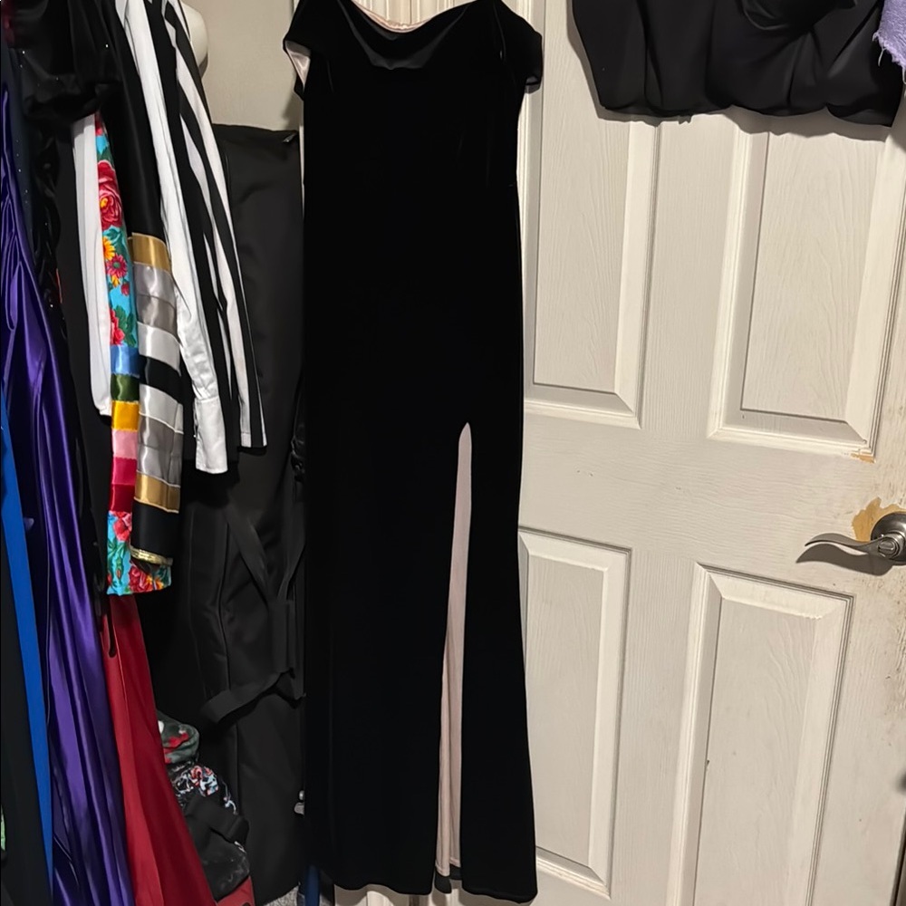 Elegant Black Velvet Prom Dress